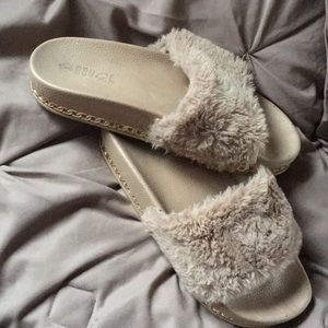 Beige Color Slides W/ Chain detail and fluff